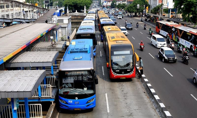 Ilustrasi angkutan umum Bus Trans Jakarta (Foto istimewa).